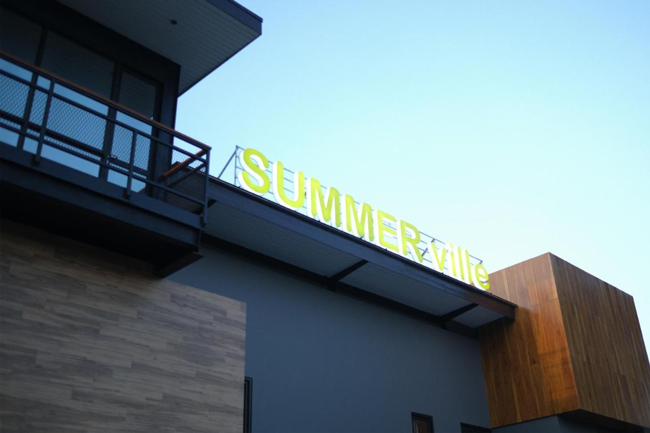 Hotel Summerville Majalengka Eksteriør billede