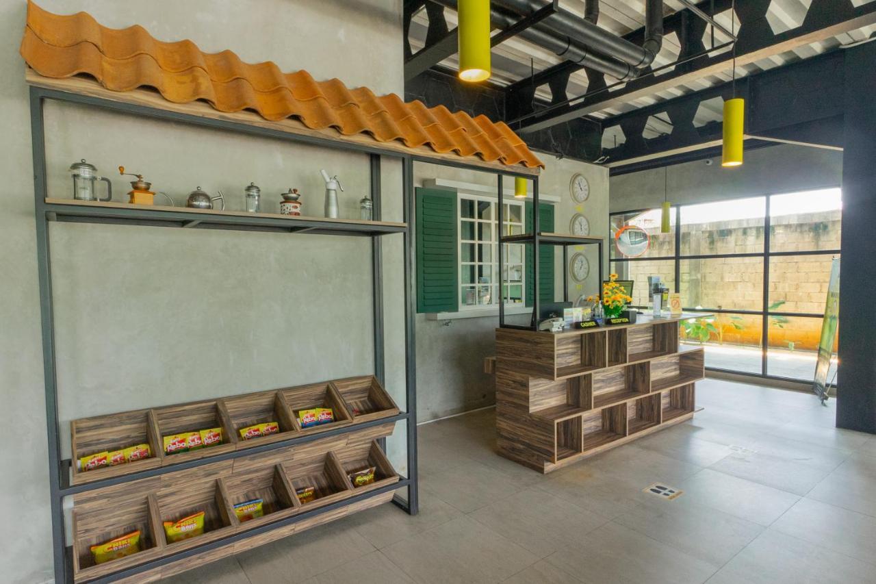 Hotel Summerville Majalengka Eksteriør billede